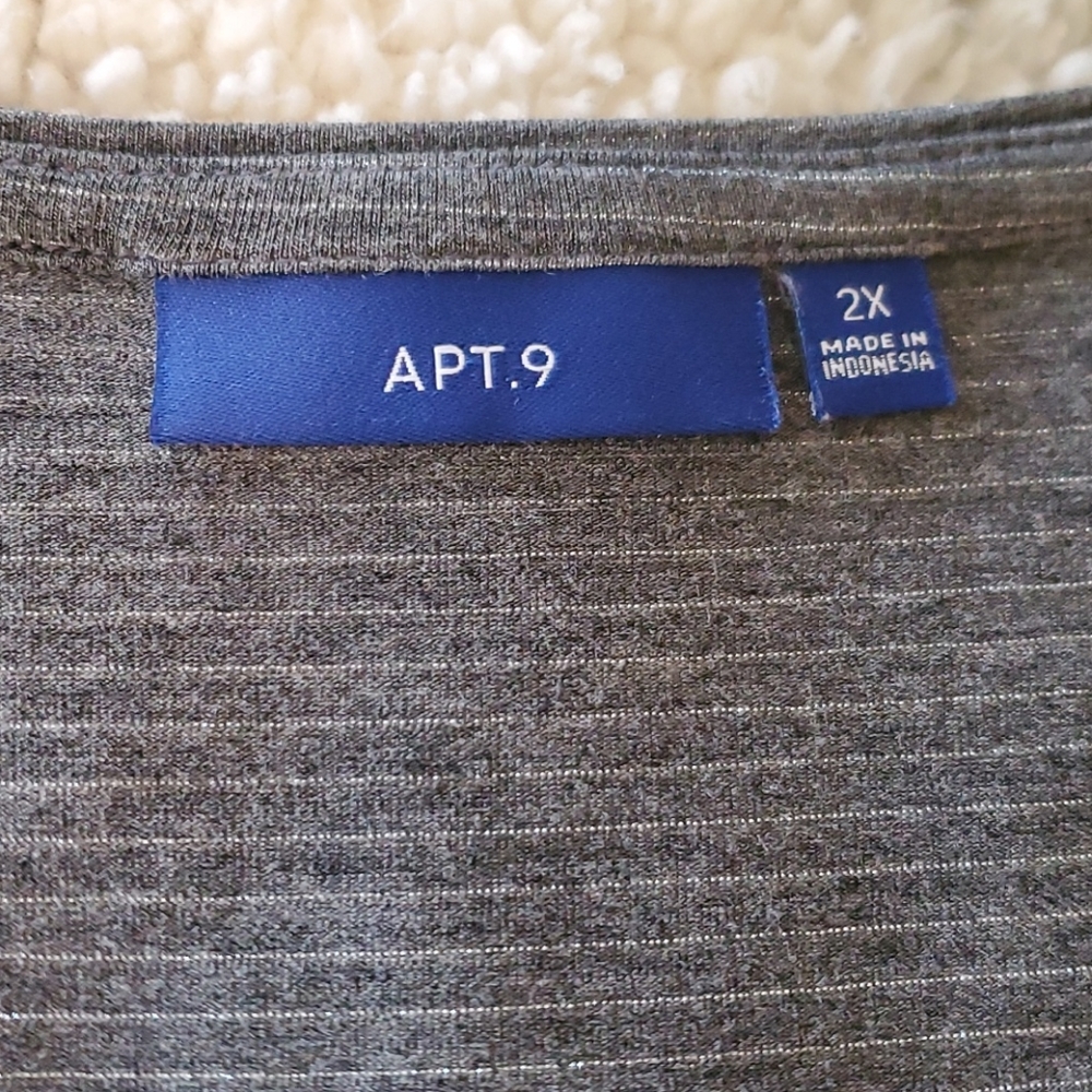SOLD APT. 9 Round Neckline Longsleeve Top Grey Silver 2X (EUC) - Picture 3 of 5
